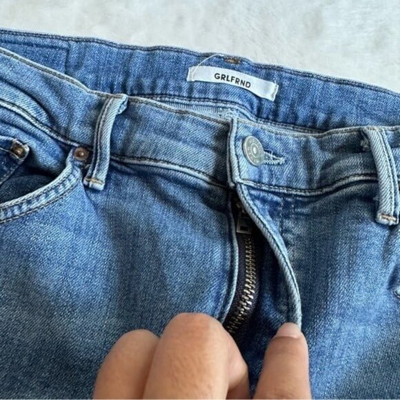 GRLFRND Reed Cropped High Rise Skinny Jeans in Come Over Wash Size 30 - Picture 11 of 12